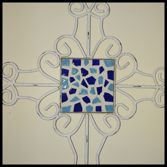 Elegant Mosaic Wall Cross Decor - Picture 2 of 4